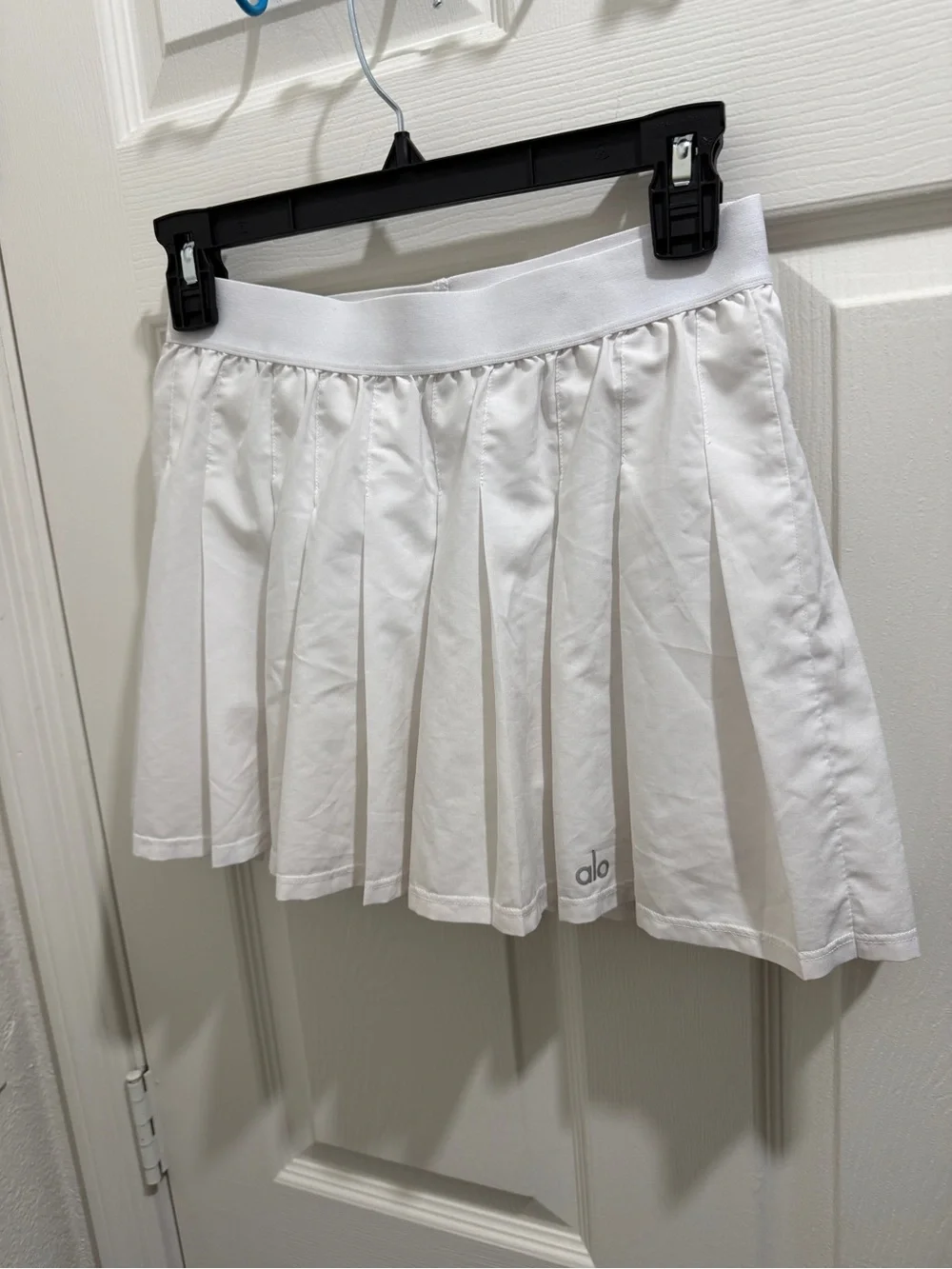ALO Yoga White Pleated Mini Skirt